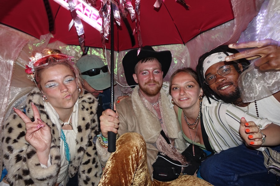 Beauty Looks at Glastonbury 2024 3