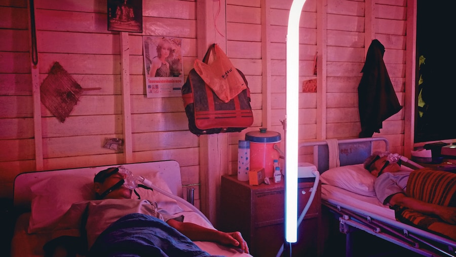 Apichatpong Weerasethakul, Cemetery of Splendour 25
