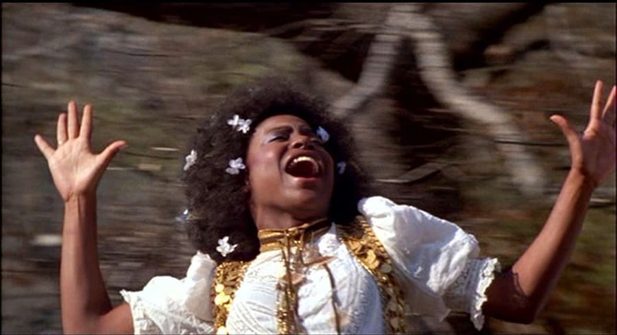 The Brief History of Wearing Flowers in your Hair 1