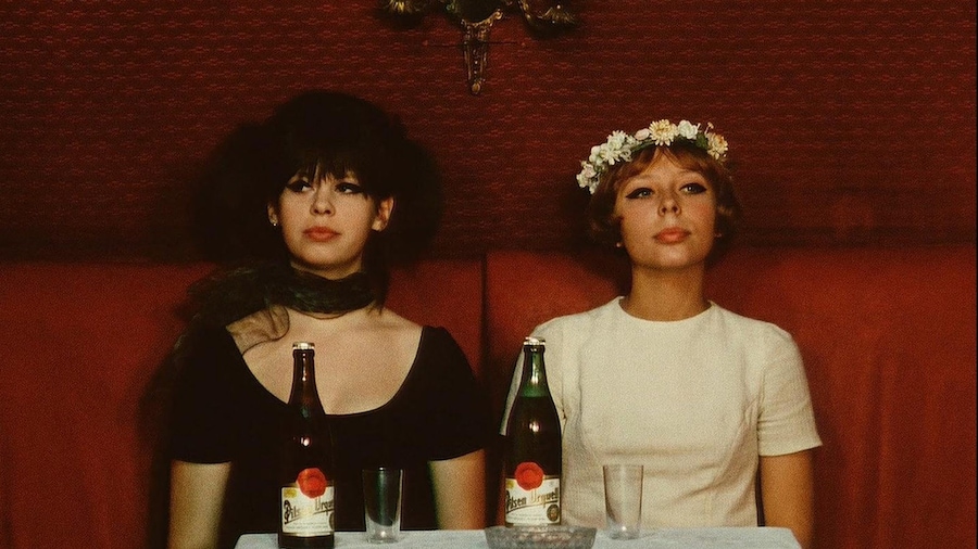 The Brief History of Wearing Flowers in your Hair 9