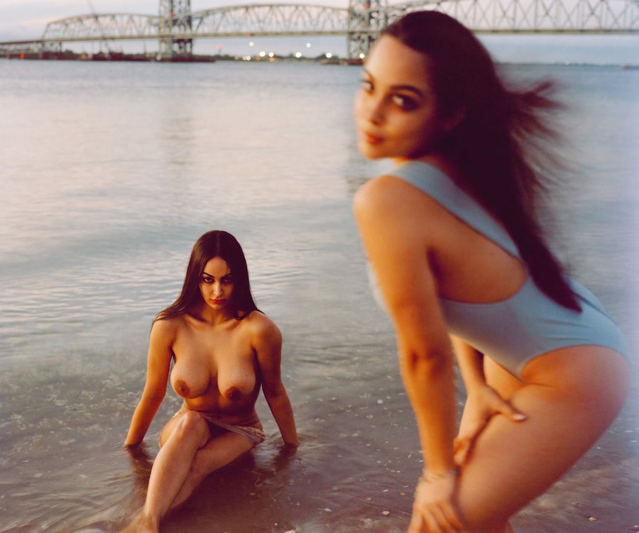 Brianna Capozzi, Sisters (2024) 0