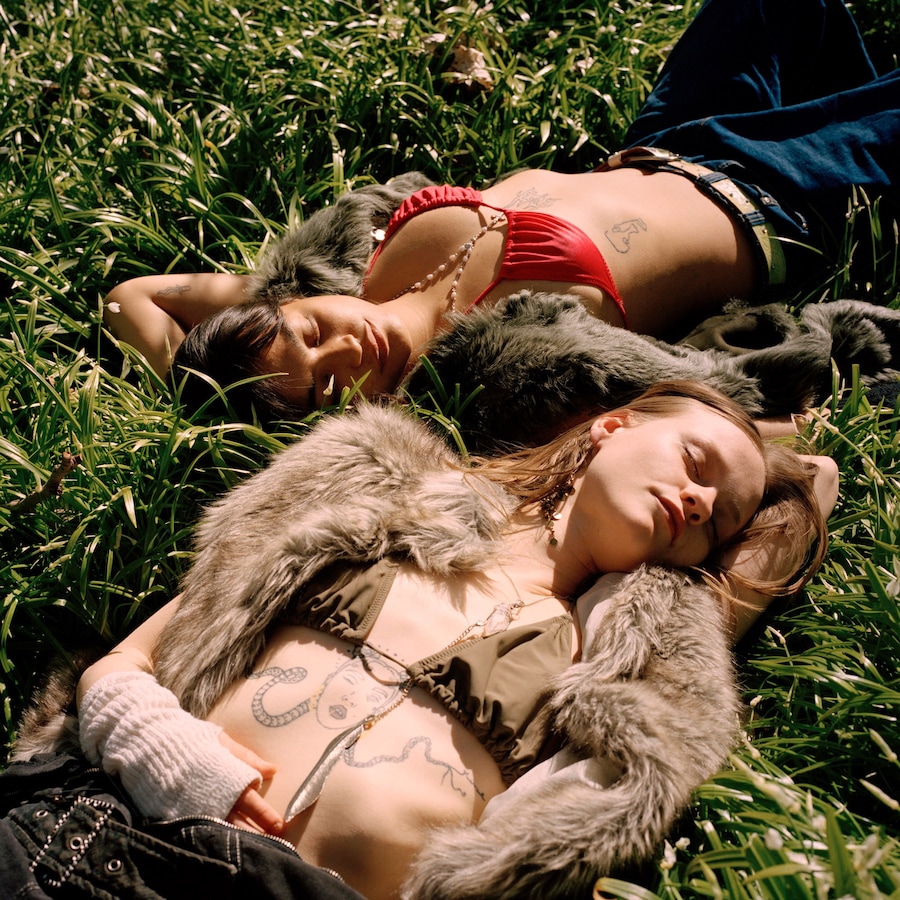 celine+laura 001 1