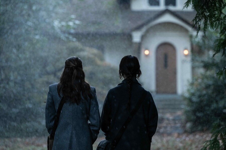 Heretic 2024 Sophie Thatcher 2