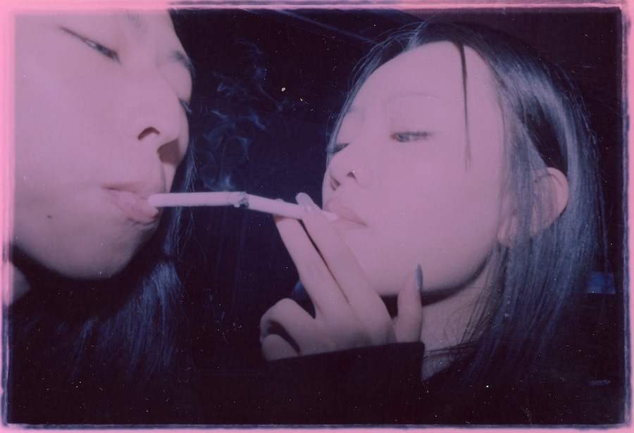 Yuhan Cheng, 窗子外 Outside the Window, Inside the Tank 鱼缸里 23