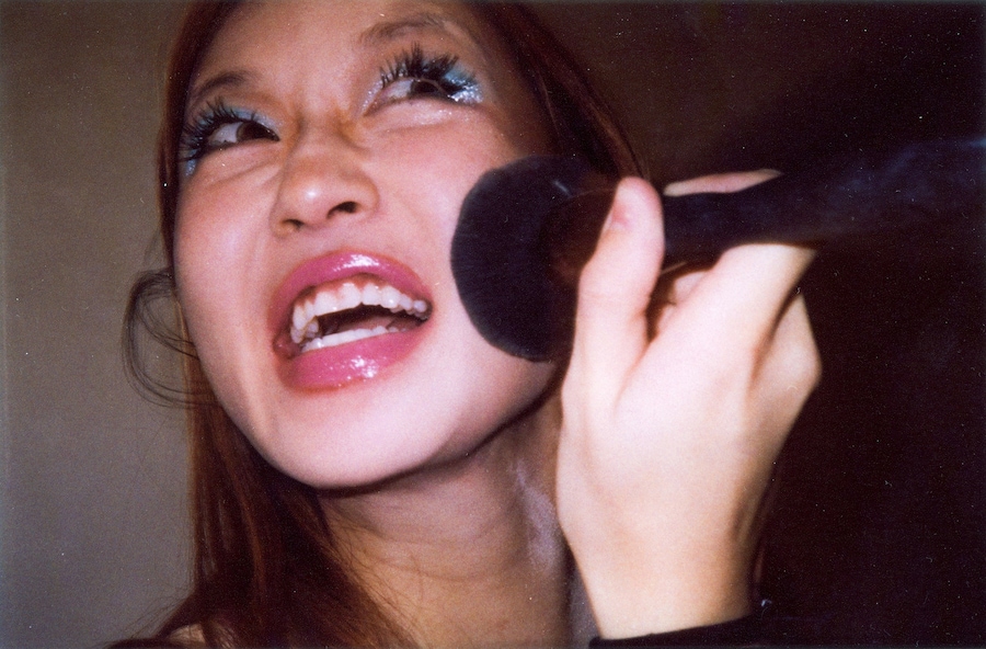 Yuhan Cheng, 窗子外 Outside the Window, Inside the Tank 鱼缸里 28