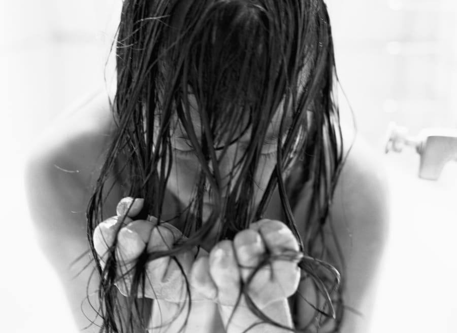 Chiharu Shiota, In The Bathroom (2002) 3