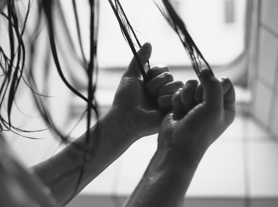 Chiharu Shiota, In The Bathroom (2002) 4