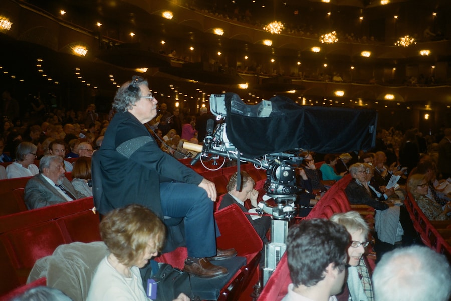 Live from the met in HD 26