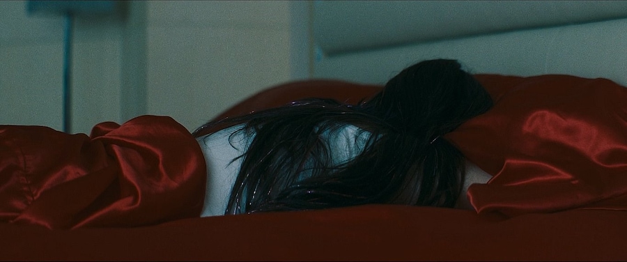 Hair tinsel in Anora (2024) 1