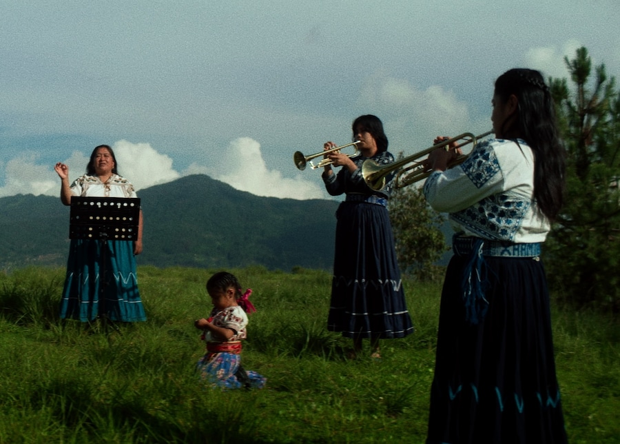 ‘M&#218;SICAS’