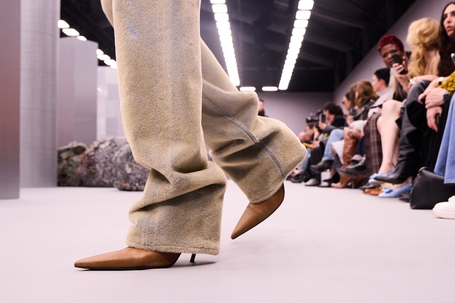 Poulaines on the AW25 runway 8