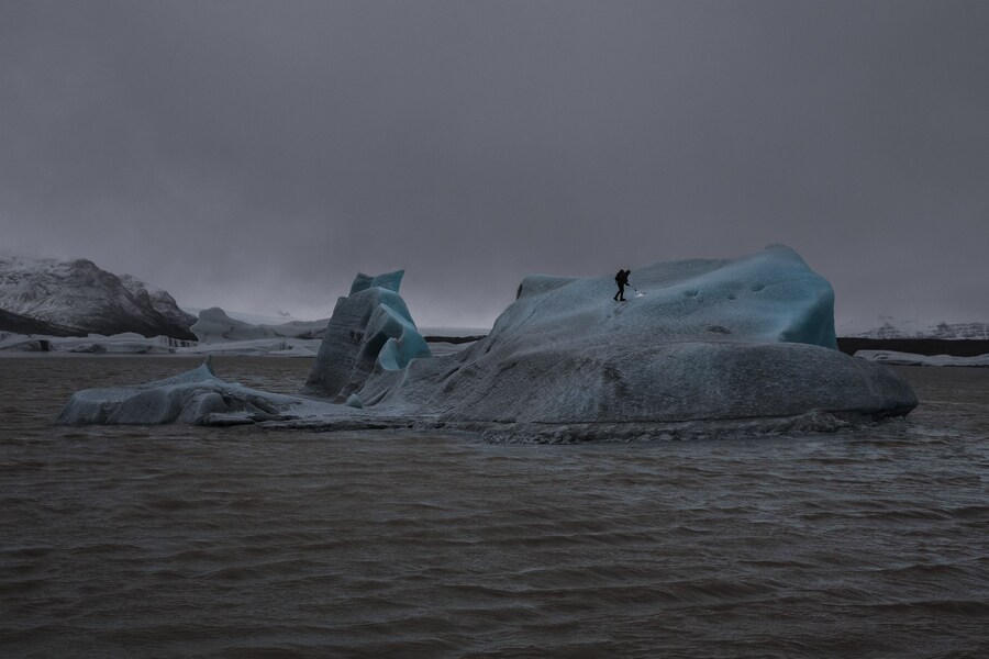 01_MT_JulianCharriere_TheBlueFossilEntropicStories 0