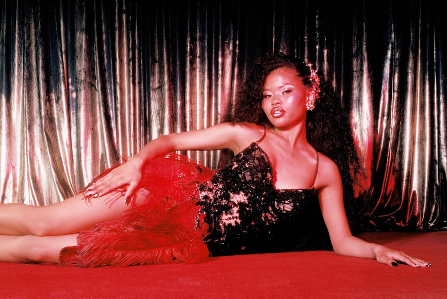 Showgirls 4