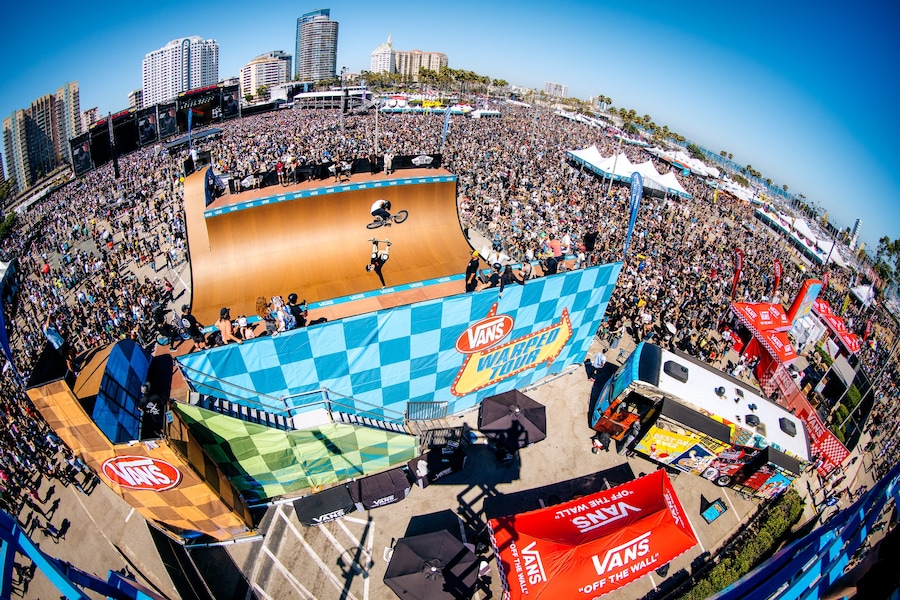 Anthony Acosta_VANSWARPEDTOUR_DAY2_SKATE_bordendou 15