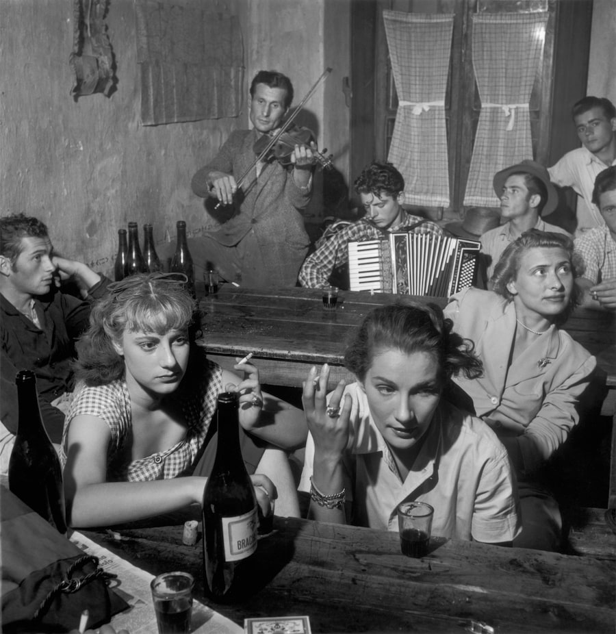 Youth Print Sale, Magnum and Aperture 16