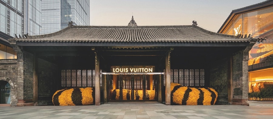 15 &#169; Louis Vuitton Malletier_Fang Zheng 13