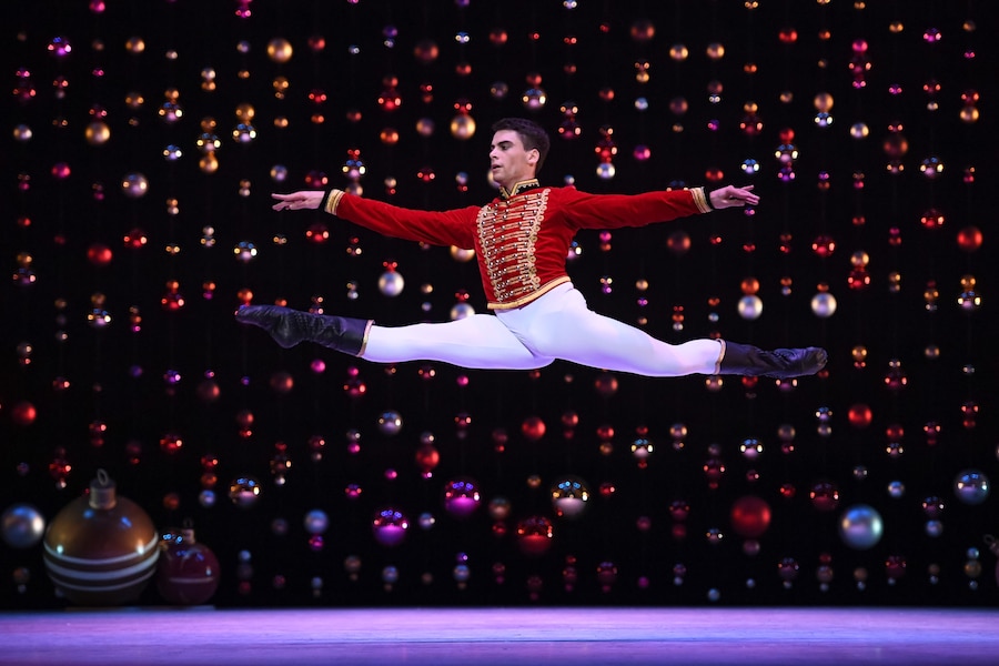 Military jacket 2025 trend 15