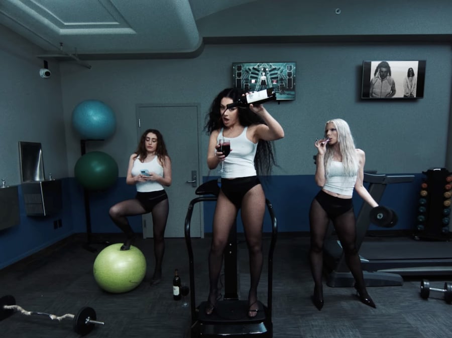 Charli xcx, &quot;360&quot; (2024)