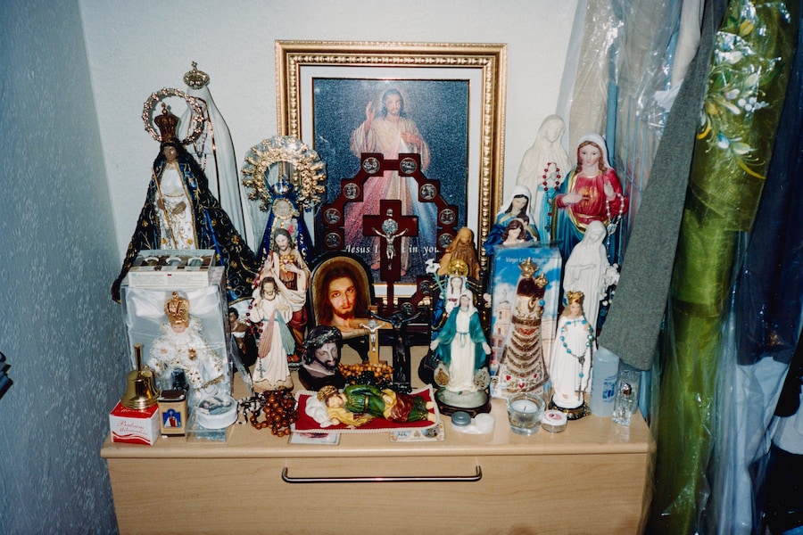 Ezekiel, Somewhere between a dog and a doll, photo book 14