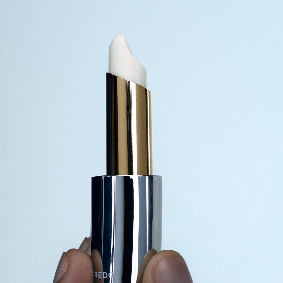 EMILY DINSDALE, ART &amp; PHOTOGRAPHY EDITOR 18