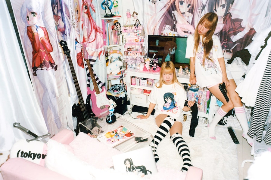 Alexandra Waespi, Interior worlds of Tokyo&#39;s creative gyaru 0