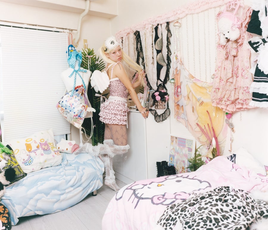 Alexandra Waespi, Interior worlds of Tokyo&#39;s creative gyaru 7