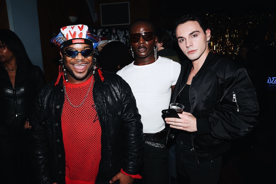 8E90B458-B27C-4E53-A803-95D4B901E457 38