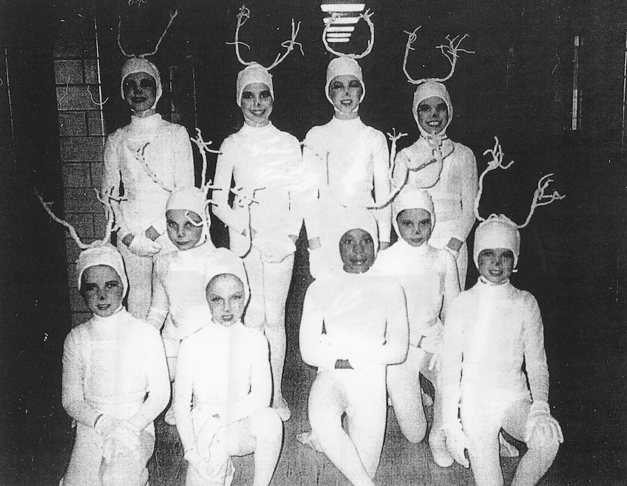 Pia Paulina Guilmoth and Jesse Bull Saffire, Fishworm 0