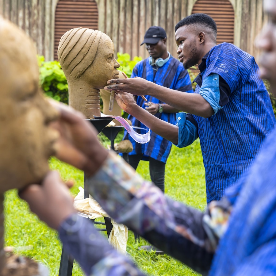 Statues Also Breathe 3