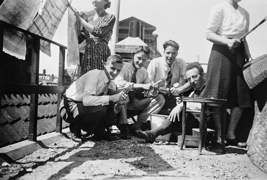 Onderduikers_Dakterras_Schuilplaats_Haarlem_1943_H 26