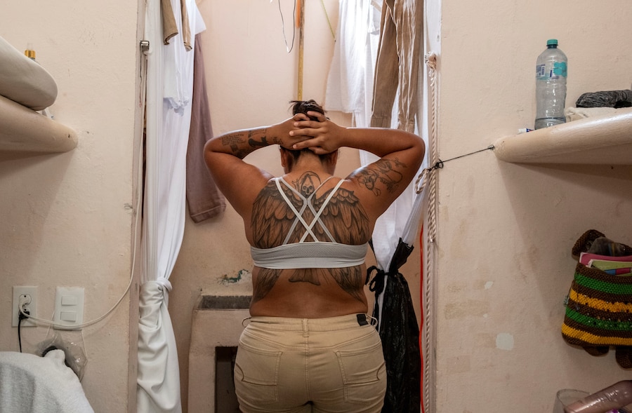 Chloe Kerleroux, Modulo 2 7