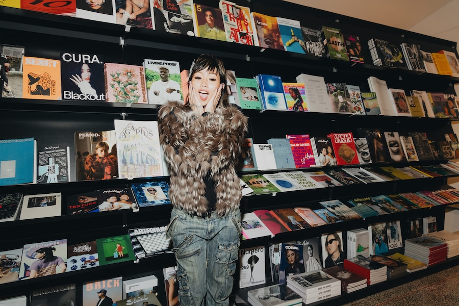 Beabadoobee Dazed cover signing 3