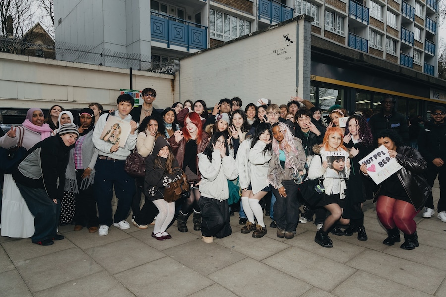 Beabadoobee Dazed cover signing 9