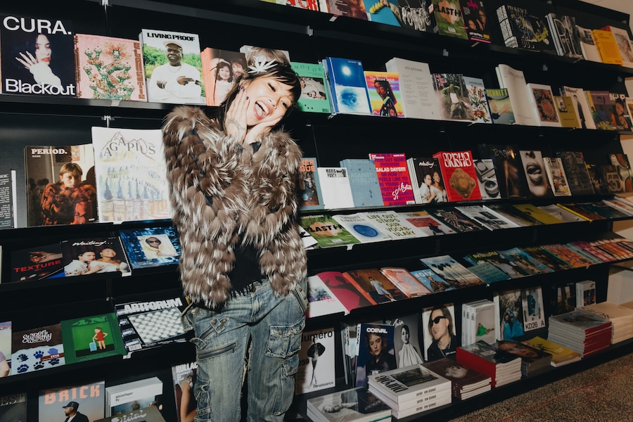 Beabadoobee Dazed cover signing 27