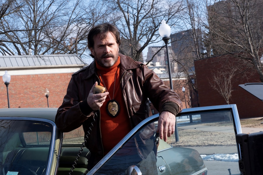 Dead Man’s Wire (2025) 10