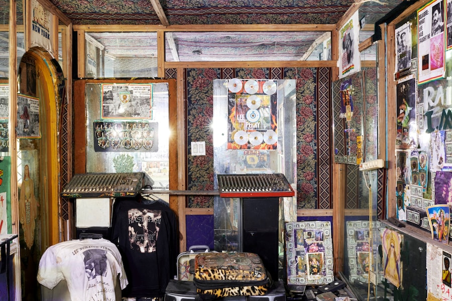 210428_02_BLACK_ARK_333 17