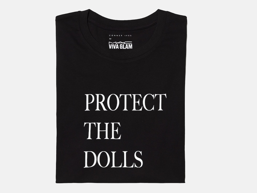 MAC_FY26_ProtectTheDolls_MACxConnerIves_TeeShirt_f 8