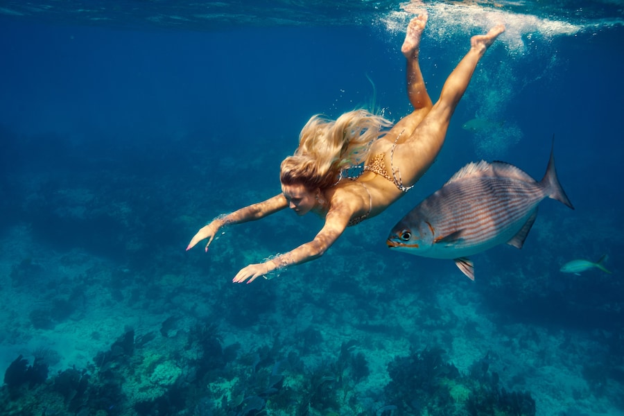 Zara Larsson Main Rose swimwear 10