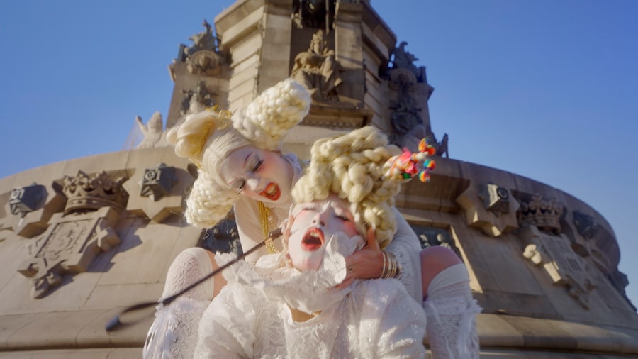 Wynnie Mynerva, El Amor en los tiempos de colonialismo 1