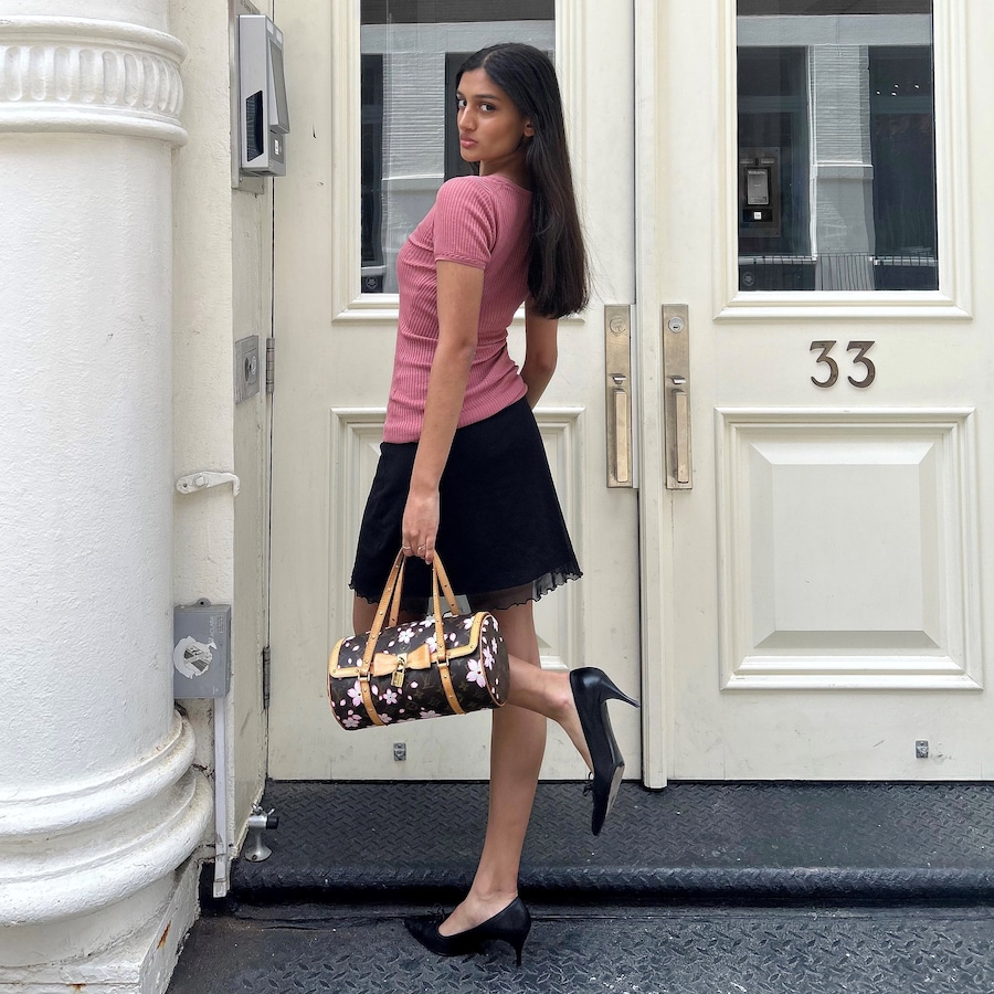 Ella Devi 0