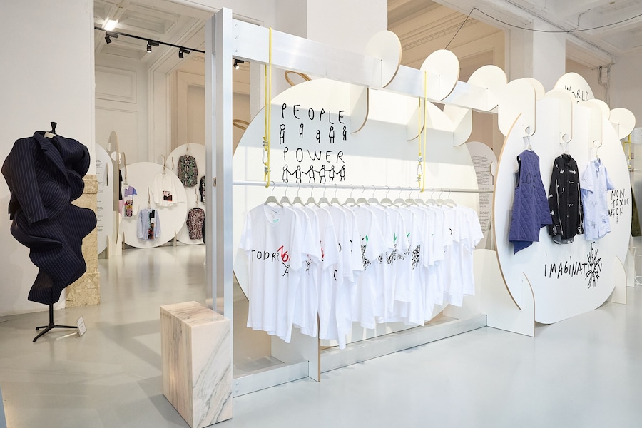 Comme des Garçons Entrance Bucharest 3