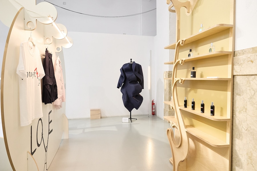 Comme des Garçons Entrance Bucharest 5