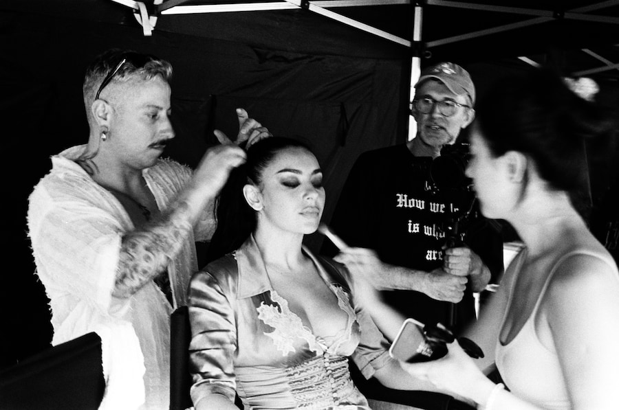 Charli xcx, Camera video 4