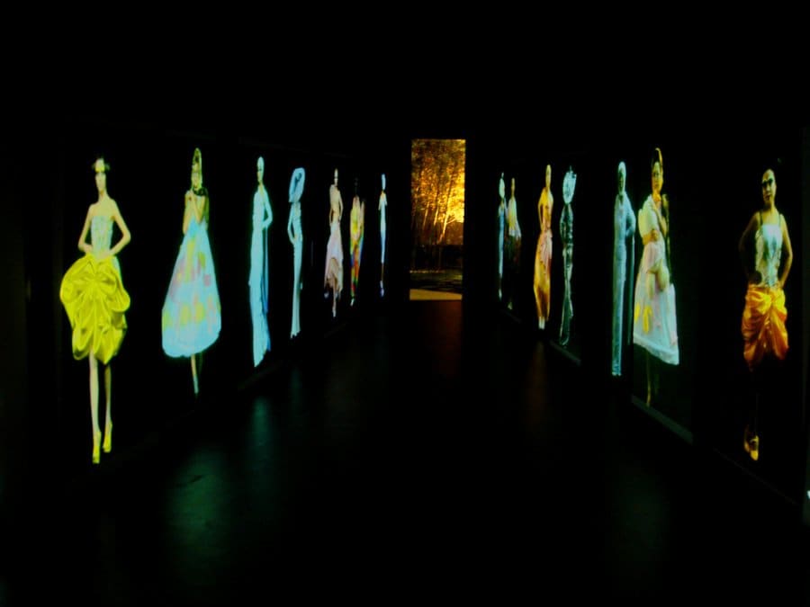 Video installation of Dior shows by Wang Gongxin 12