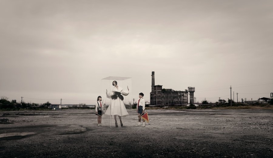 Dior haute couture photographed by Shi Xiaofan in 0