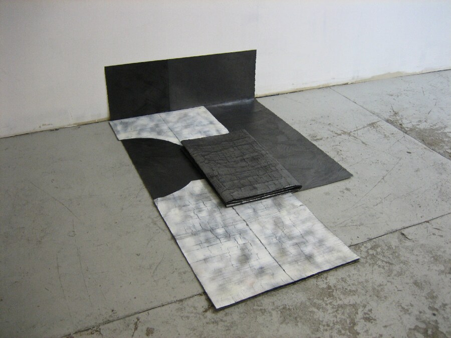 Dan Shaw-Town Untitled, 2011 Graphite and spray en 1