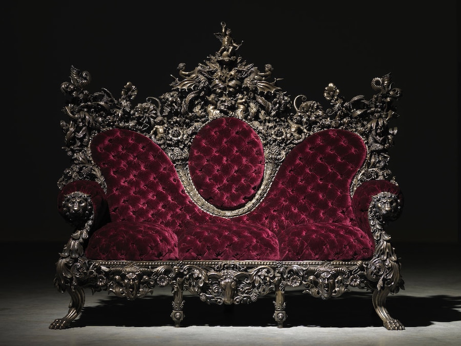 Piotr Blamowski, Sofa, 2007, object: bronze, silk 1