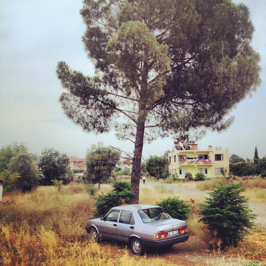 an abandoned car in Turkey 7