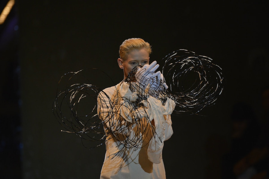 Yohji Yamamoto, Coiffe de mariee, Automne-Hiver 19 6