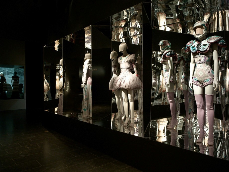 Extraordinary, Extreme, Sublime: The Savage Beauty of Alexander McQueen –  visuology